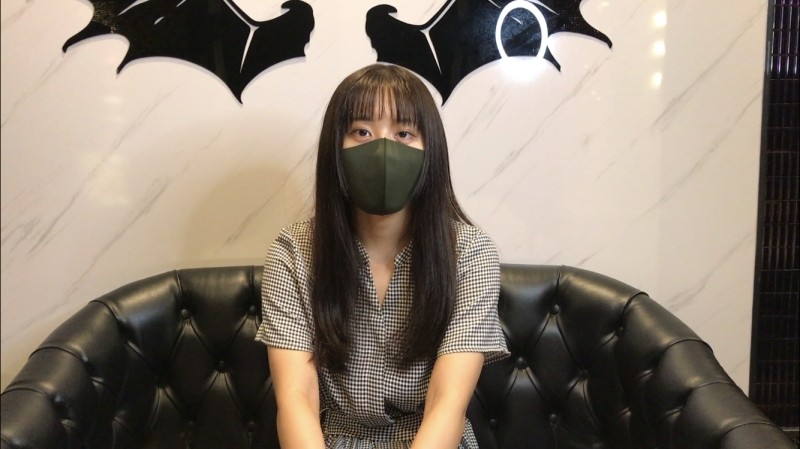 FC2-PPV-2360405 – A 25-year-old medical office worker with slime milk. – Her serious appearance exudes a sullen feeling.