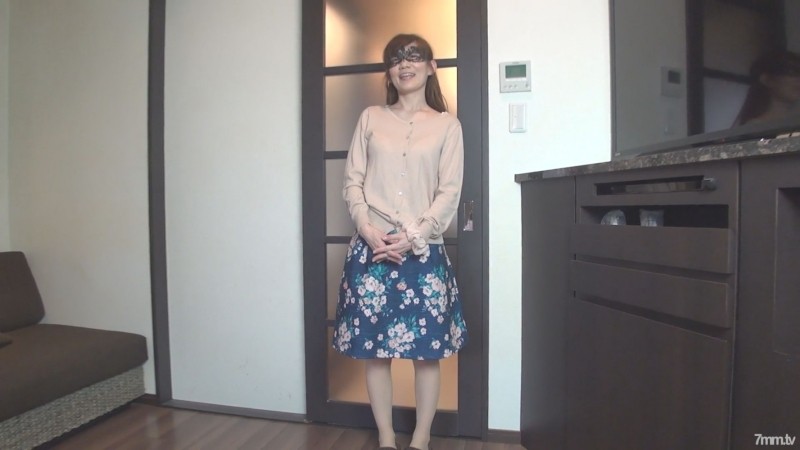 FC2-PPV-927679 – fc2-ppv 927679 [Half price 500 yen] [omnibus "33" 73 minutes recording] 50-year-old flower arrangement master pet married woman "I met my husband in a flower arrangement classroom. He is a teacher. I am a student" &quo