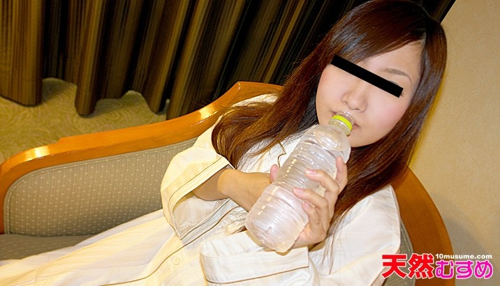 10musume-063010_01 – Peeing in my boyfriend's pajamas! – ?