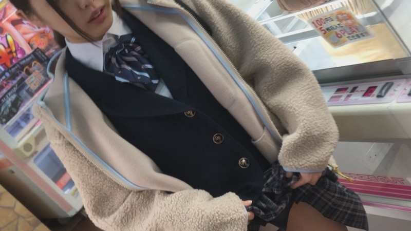 FC2-PPV-1212930 – [Individual shooting] Prefectural general course ① Innocent fair-skinned girl.  – From being exposed at an arcade to playing with her body at a hotel