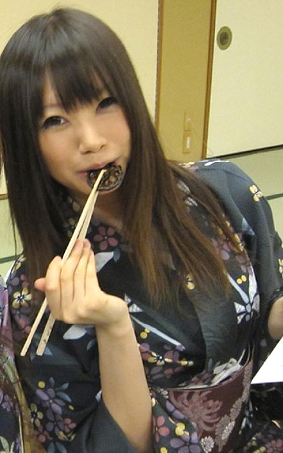 HIGH-030 I Brought An Employee Who Got Mud On A Company Trip To My Room And Fucked Her! Junna Kojima