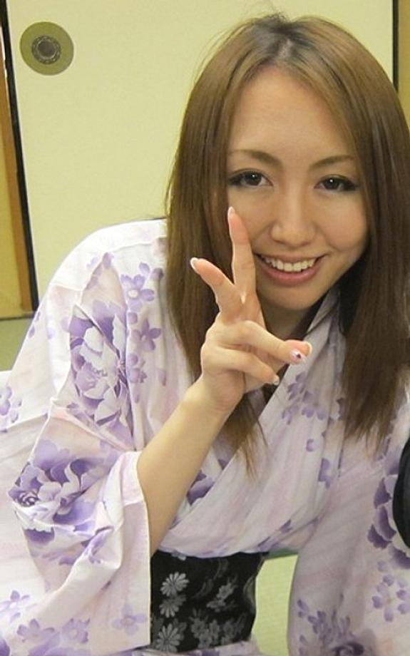 HIGH-032 I Brought An Employee Who Got Mud On A Company Trip To My Room And Fucked Her! Ruka Ichinose